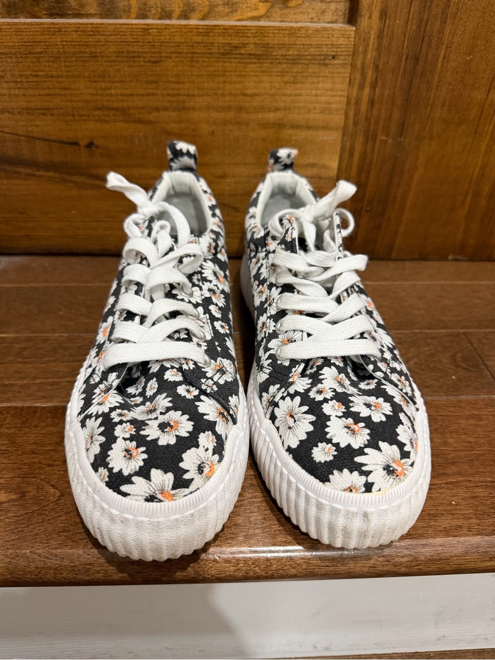 Daisy Canvas Lace-Up Sneakers for Women - Black Floral